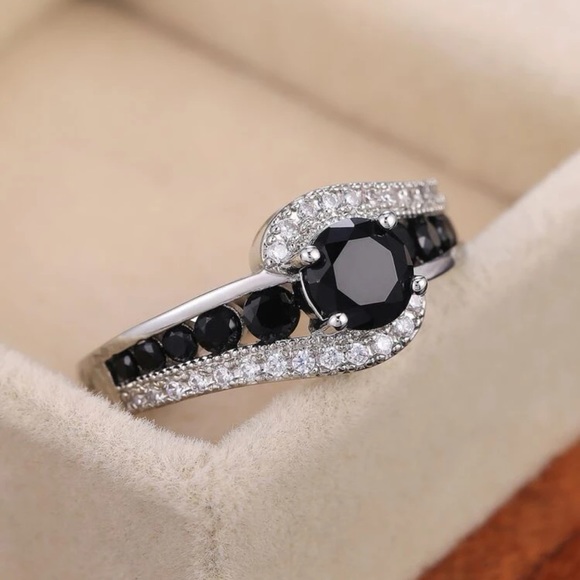 New Luxury Black White Sapphire Twisted Love Knot 925 Sterling Silver Ring - Picture 9 of 17